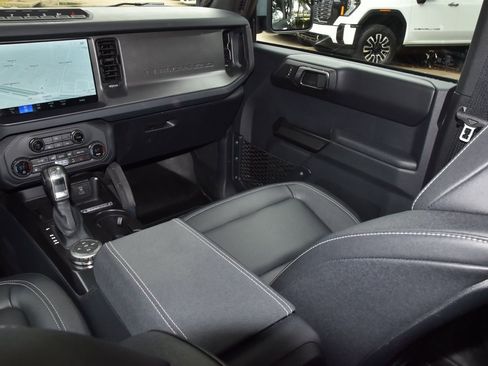 Used 2025 Ford Bronco Badlands AWD/4WD image 15