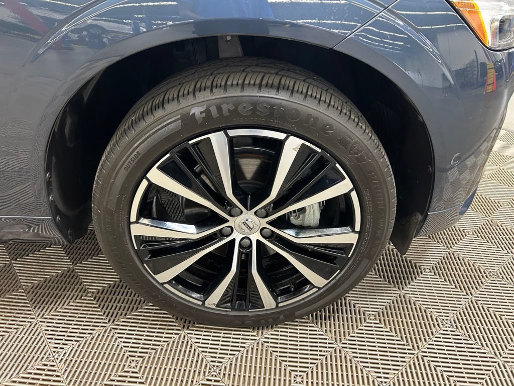 Used 2024 Volvo XC60 B5 Ultimate AWD/4WD image 2