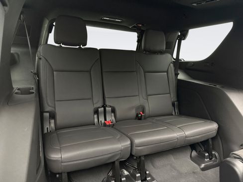 Used 2024 Chevrolet Tahoe Z71 w/ Luxury Package AWD/4WD image 23