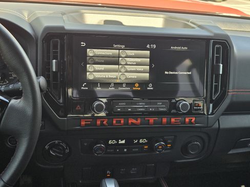 Used 2025 Nissan Frontier PRO-4X AWD/4WD image 17