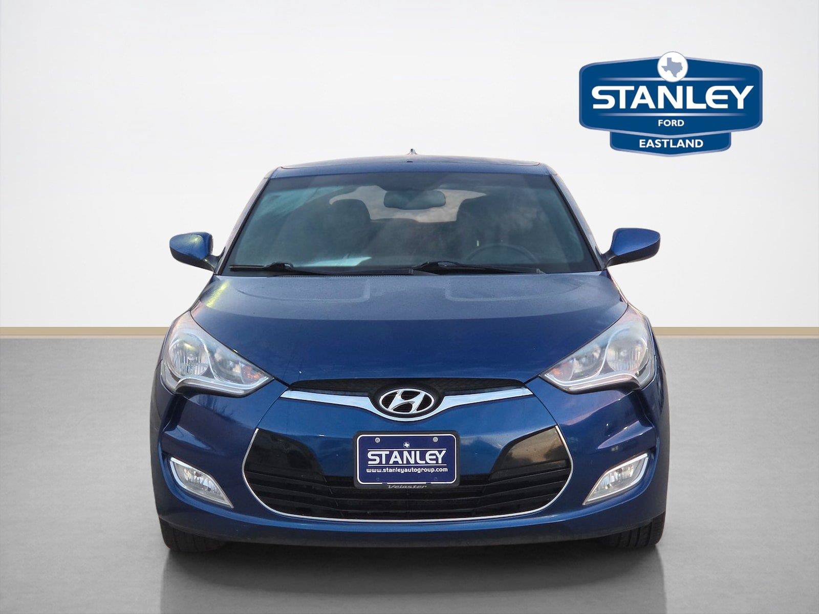 Used 2017 Hyundai Veloster Value Edition FWD image 2