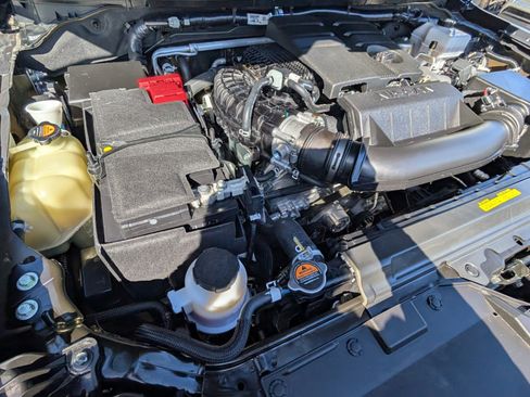 Certified 2024 Nissan Frontier SV w/ Technology Package image 18