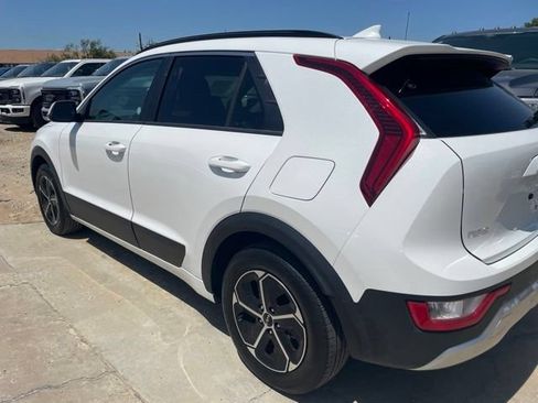 Used 2025 Kia Niro LX FWD image 7