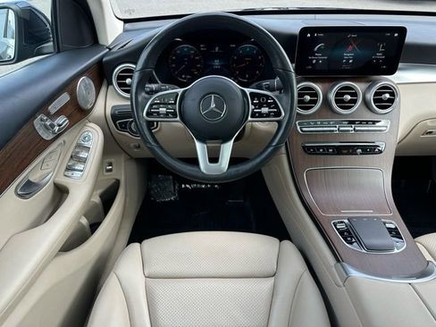 Used 2021 Mercedes-Benz GLC 300 4MATIC image 11