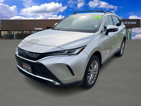 Used 2022 Toyota Venza XLE AWD/4WD image 1