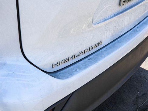 Used 2023 Toyota Highlander XLE FWD image 15