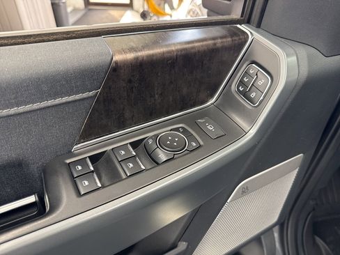 Used 2023 Ford F150 Lariat w/ Trailer Tow Package image 38