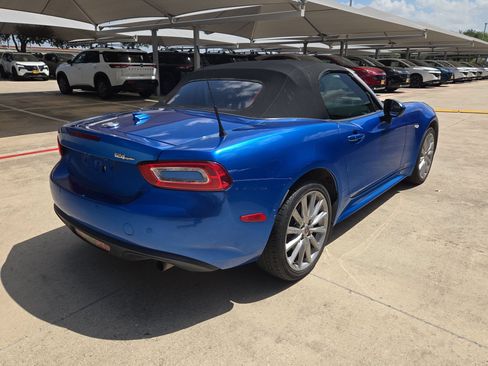 Used 2017 FIAT 124 Spider Lusso RWD image 3