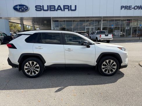 Used 2021 Toyota RAV4 XLE Premium image 2