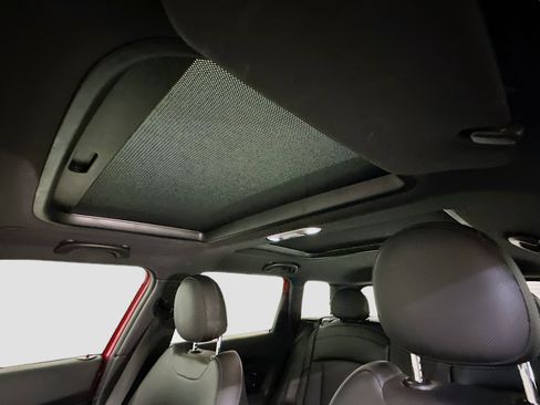 Used 2017 MINI Cooper Clubman ALL4 image 25