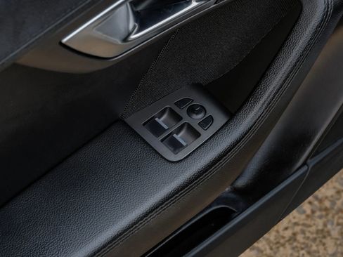 Used 2017 Jaguar F-TYPE Coupe image 33