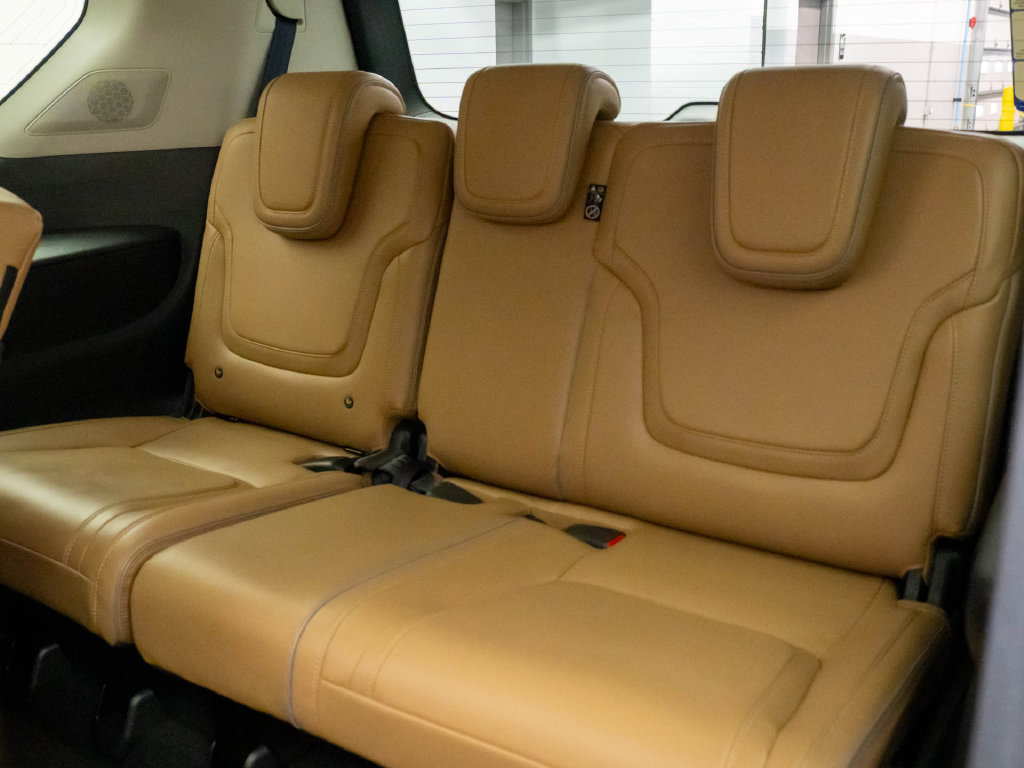 Certified 2026 INFINITI QX80 Luxe w/ Cargo Package AWD/4WD image 22