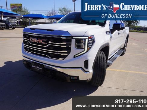Used 2022 GMC Sierra 1500 SLT AWD/4WD image 2