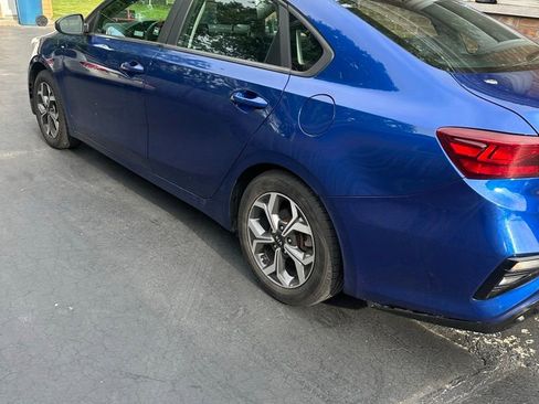 Used 2019 Kia Forte LXS FWD image 2