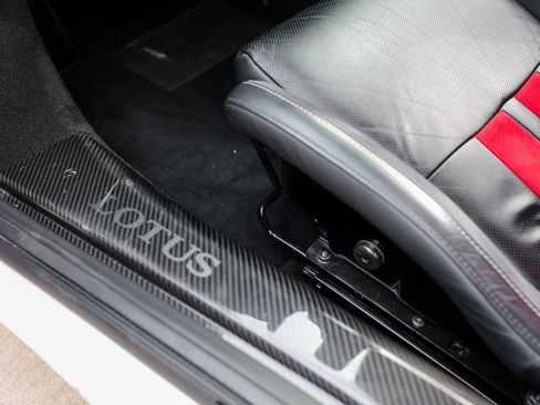 Used 2021 Lotus Evora image 14