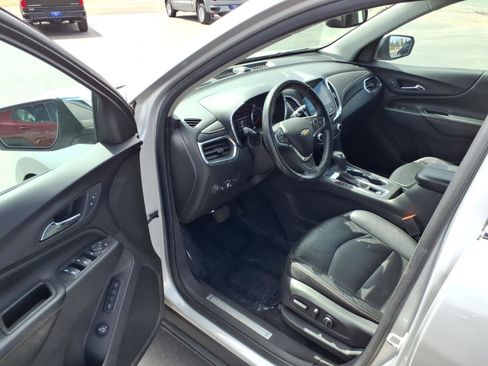 Used 2021 Chevrolet Equinox Premier AWD/4WD image 10