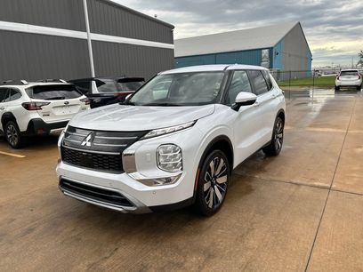 Used 2025 Mitsubishi Outlander SE