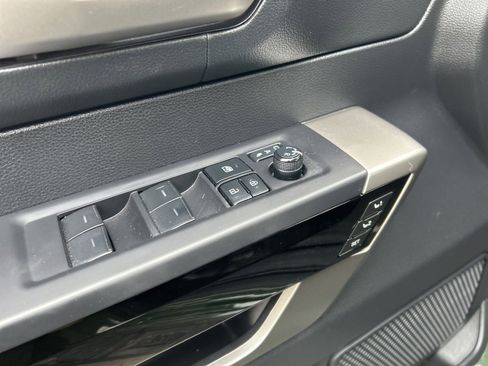 Used 2022 Toyota Tundra Limited image 9