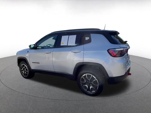 Used 2025 Jeep Compass Trailhawk image 10