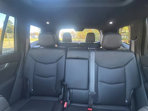 Used 2024 Cadillac XT6 Luxury w/ LPO, Floor Liner Package image 28