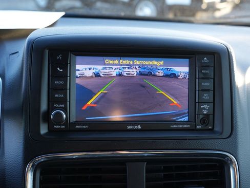 Used 2020 Dodge Grand Caravan SXT w/ Rear Park Assist Package image 28