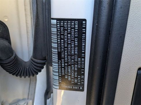 Used 2013 Volkswagen Beetle 2.5 image 34