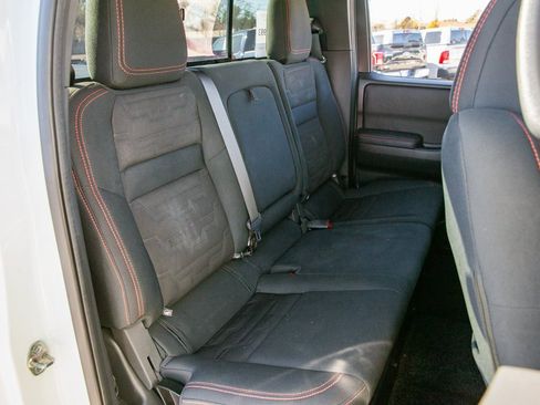 Used 2022 Nissan Frontier PRO-4X image 12