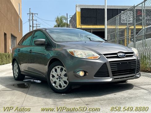 Used 2012 Ford Focus SE image 1