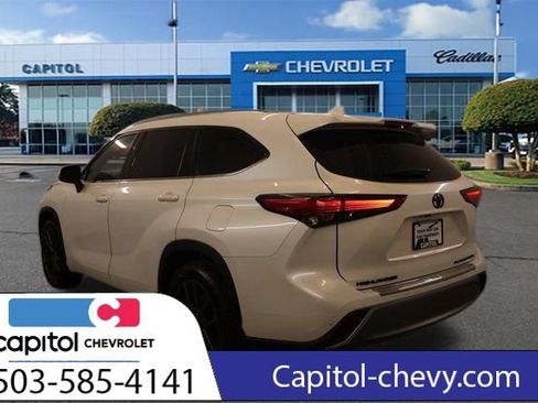 Used 2021 Toyota Highlander Platinum AWD/4WD image 6