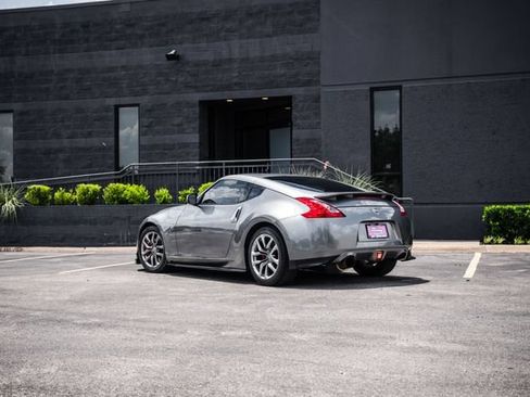 Used 2013 Nissan 370Z Coupe RWD image 33