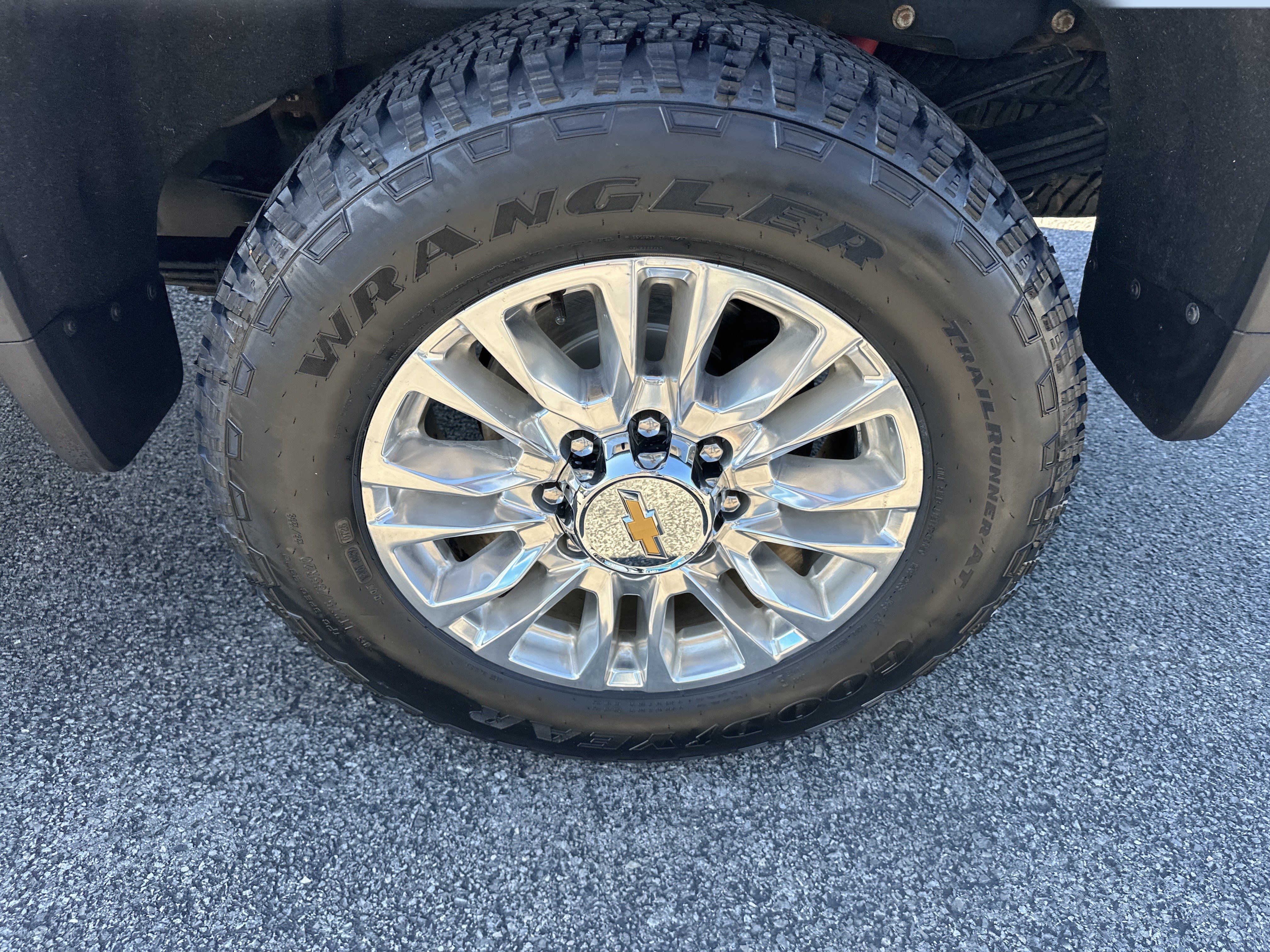 Used 2023 Chevrolet Silverado 3500 High Country w/ Z71 Off-Road Package AWD/4WD image 9