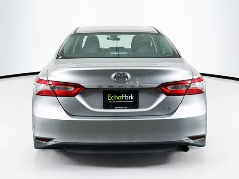 Used 2018 Toyota Camry LE image 7