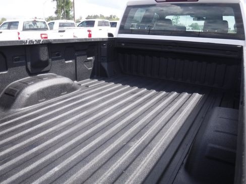 Used 2023 GMC Sierra 2500 Pro w/ Fleet Convenience Package RWD image 5