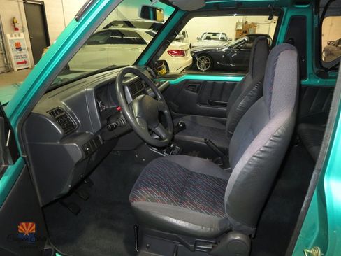 Used 1995 Geo Tracker 2WD 2-Door image 3