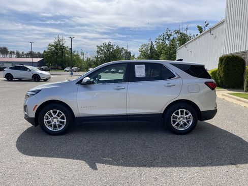 Used 2022 Chevrolet Equinox LT AWD/4WD image 6