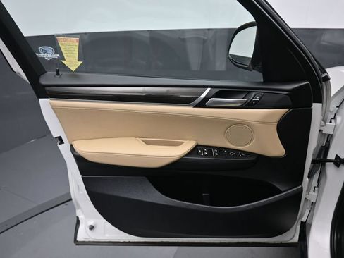 Used 2017 BMW X3 sDrive28i RWD image 9