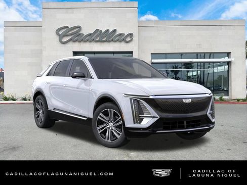 New 2026 Cadillac Lyriq Luxury AWD/4WD image 7