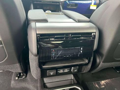 New 2026 Jeep Grand Wagoneer 4WD image 10
