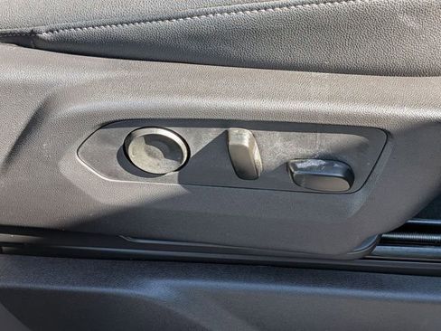 Used 2025 GMC Sierra 1500 SLT image 37