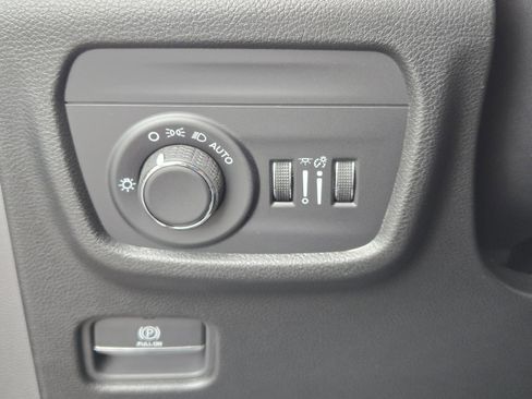 New 2025 Jeep Grand Cherokee L Laredo image 19