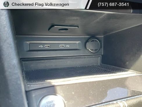 Used 2024 Volkswagen Tiguan SEL R-Line AWD/4WD image 43