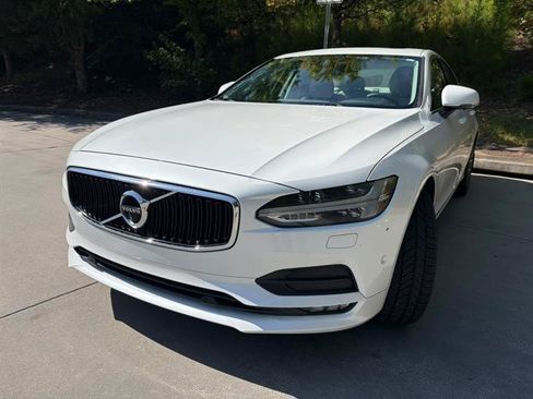 Used 2017 Volvo S90 T6 Momentum w/ Vision Package AWD/4WD image 3