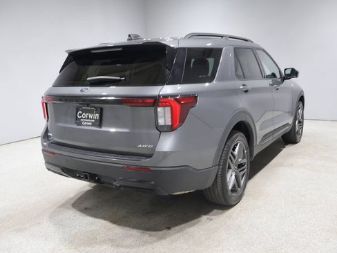 Used 2025 Ford Explorer ST-Line w/ ST-Line Street Pack AWD/4WD image 2
