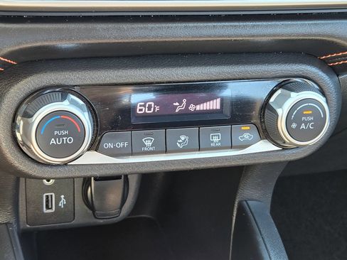 Used 2020 Nissan Versa SR FWD image 26