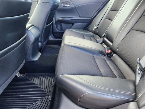 Used 2016 Honda Accord Sport image 9