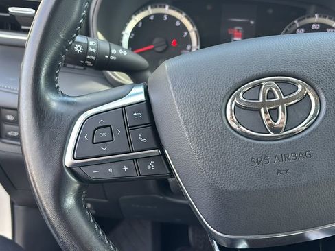 Used 2020 Toyota Highlander LE image 17