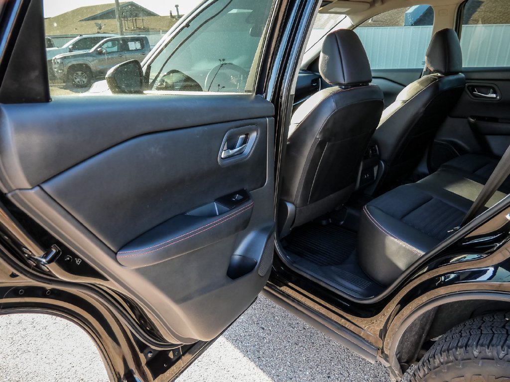 Used 2025 Nissan Rogue SV AWD/4WD image 27