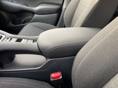 New 2026 Honda HR-V LX image 12