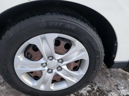 Used 2012 Hyundai Tucson GL image 26