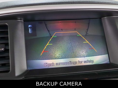 Used 2019 Nissan Pathfinder SV image 18